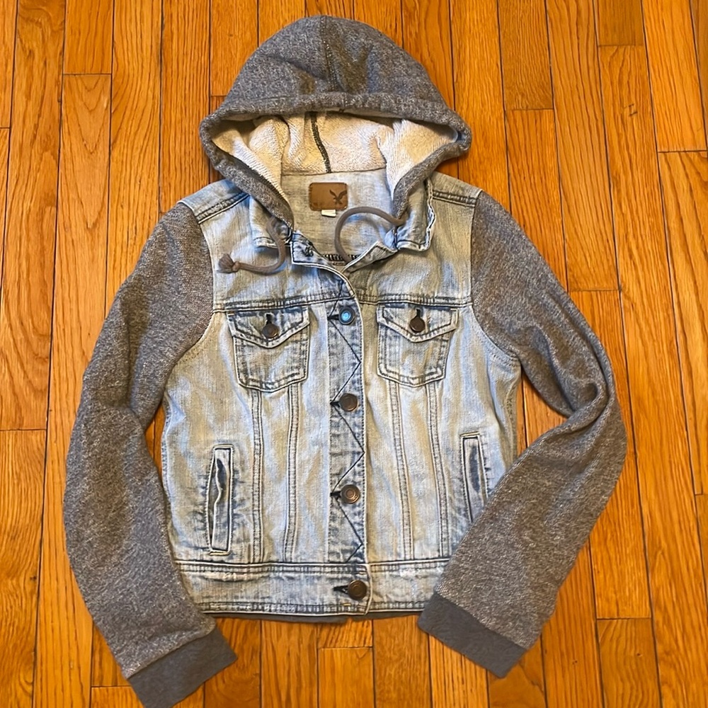 American Eagle Jean jacket with sweatshirt arms and hood size small